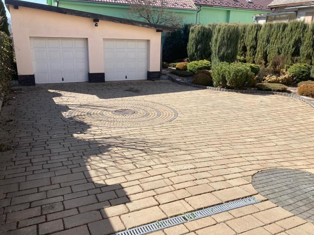 Apartmany Sabinovska Presov Luaran gambar